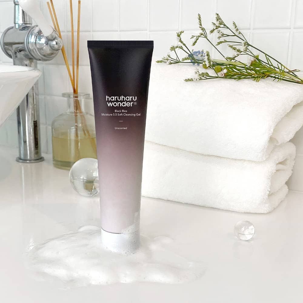 Haruharu WONDER Black Rice Moisture 5.5 Soft Cleansing Gel 100ml, at Orion Beauty. Haruharu Wonder Official Sole Authorized Retailer in Sri Lanka!