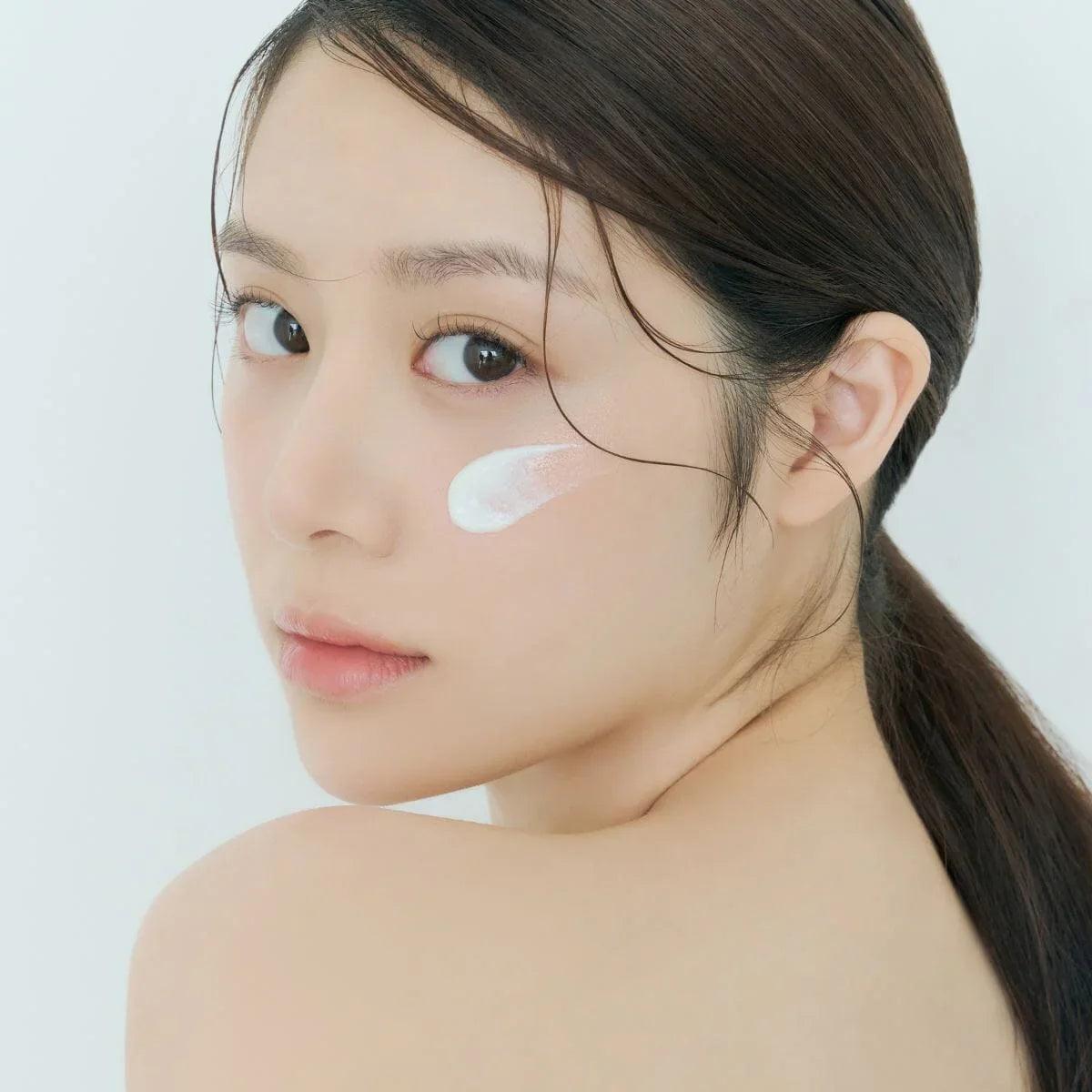 SKIN1004 Madagascar Centella Hyalu-Cica Water-fit Sun Serum SPF50+ PA++++ (Mini) 15ml - Orion Beauty