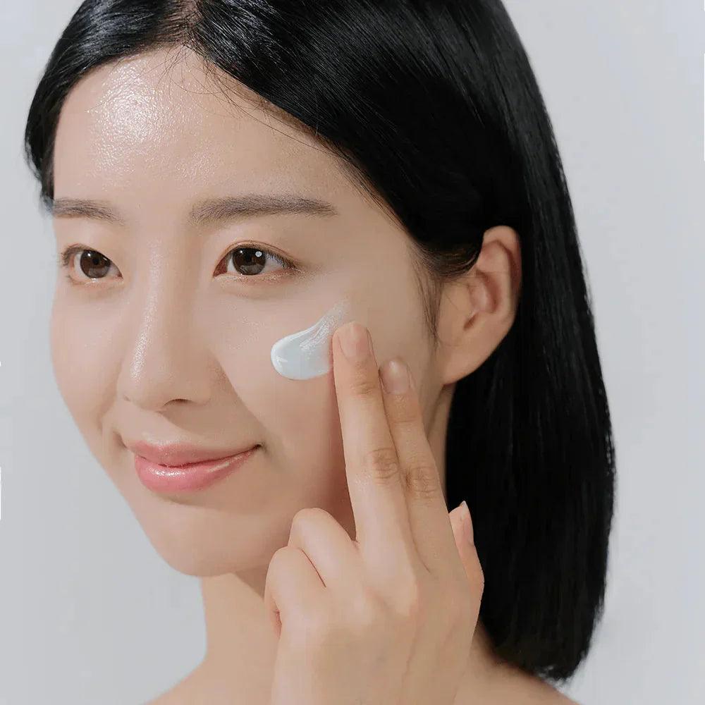 SKIN1004 Madagascar Centella Hyalu-Cica Water-fit Sun Serum SPF50+ PA++++ 100ml (Mega Size) - Orion Beauty